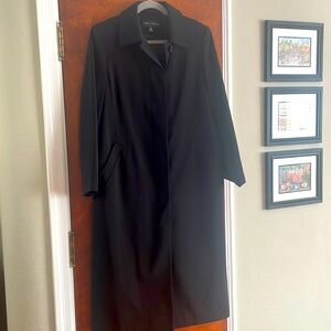 Women’s dress coat. Portrait. Black. 6P